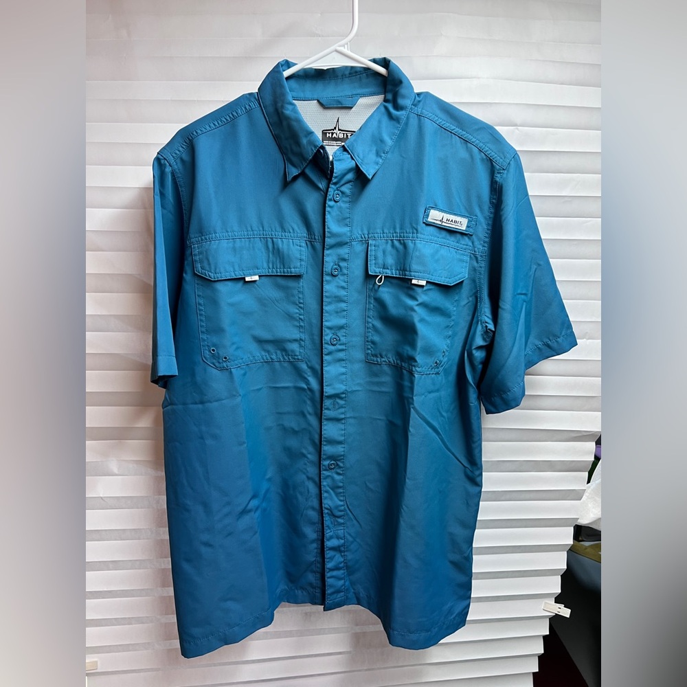 Habitat Men's Blue Short-Sleeve Button-Up Shirt